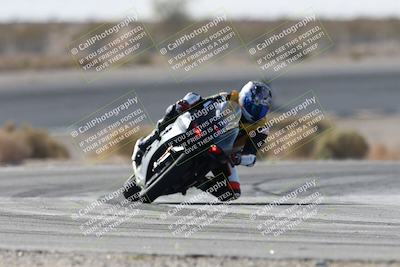 media/Nov-16-2025-Race Pace (Sun) [[8c5fa54630]]/Non Verified Riders (1st 20 Minutes)/1-Turn 14 (10am)/